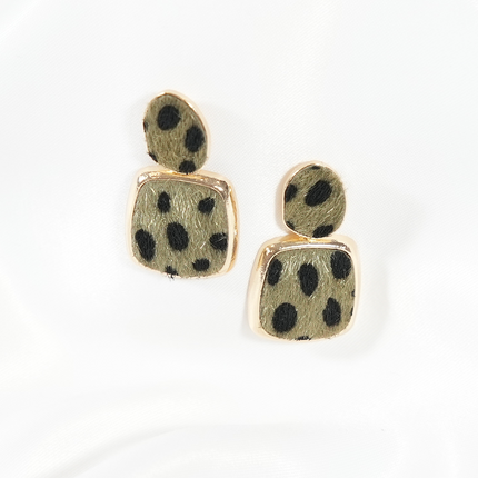 Yeşil Leoparlı Sallantılı Gold Küpe