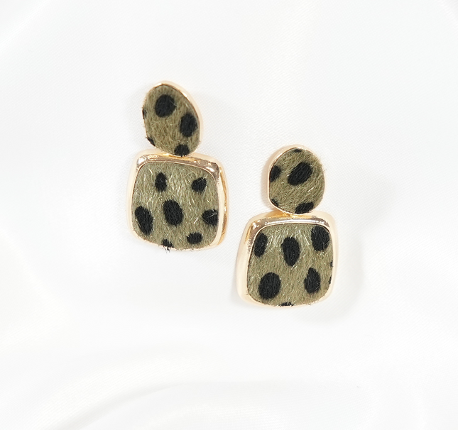Yeşil Leoparlı Sallantılı Gold Küpe