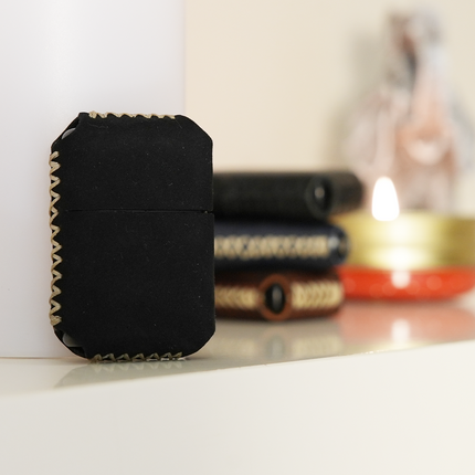 Hakiki Deri El Yapımı Mat Siyah Deri Kılıflı Zippo Çakmak