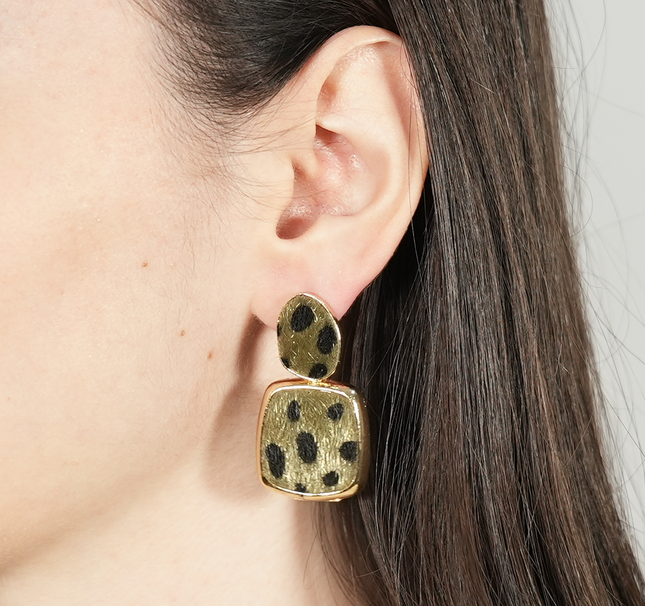 Yeşil Leoparlı Sallantılı Gold Küpe